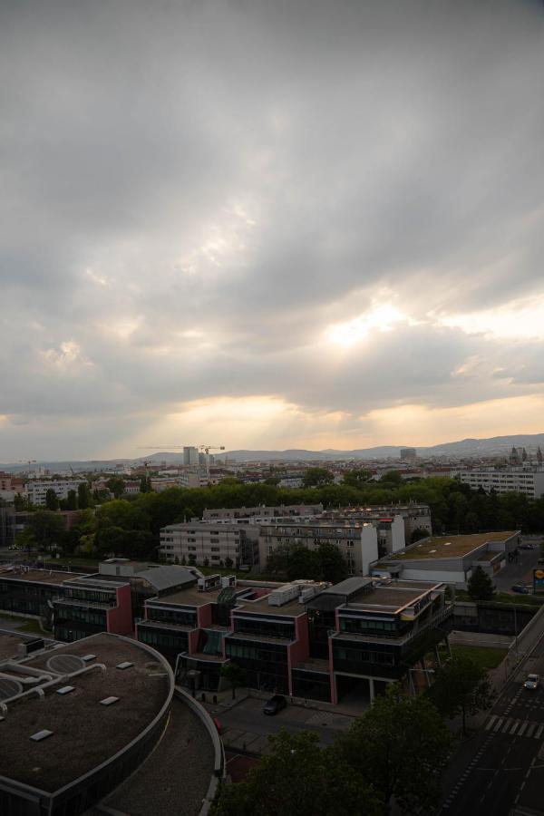 דירות וינה Restify10 - Skyline View - Fitness - Garge - Modern מראה חיצוני תמונה