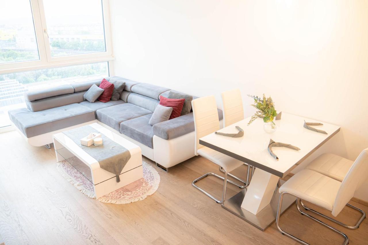 דירות וינה Restify10 - Skyline View - Fitness - Garge - Modern מראה חיצוני תמונה